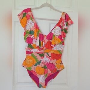 NWT- Trina Turk Sunny Bloom Ruffle One Piece Swimsuit 🩱 💐